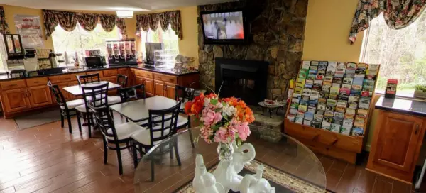 Dahlonega Mountain Inn 7